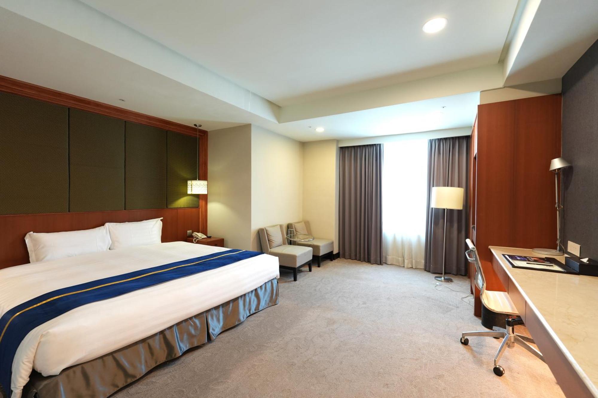 Hiyeshotel勤天商旅-花蓮館 Hualien City Exterior foto