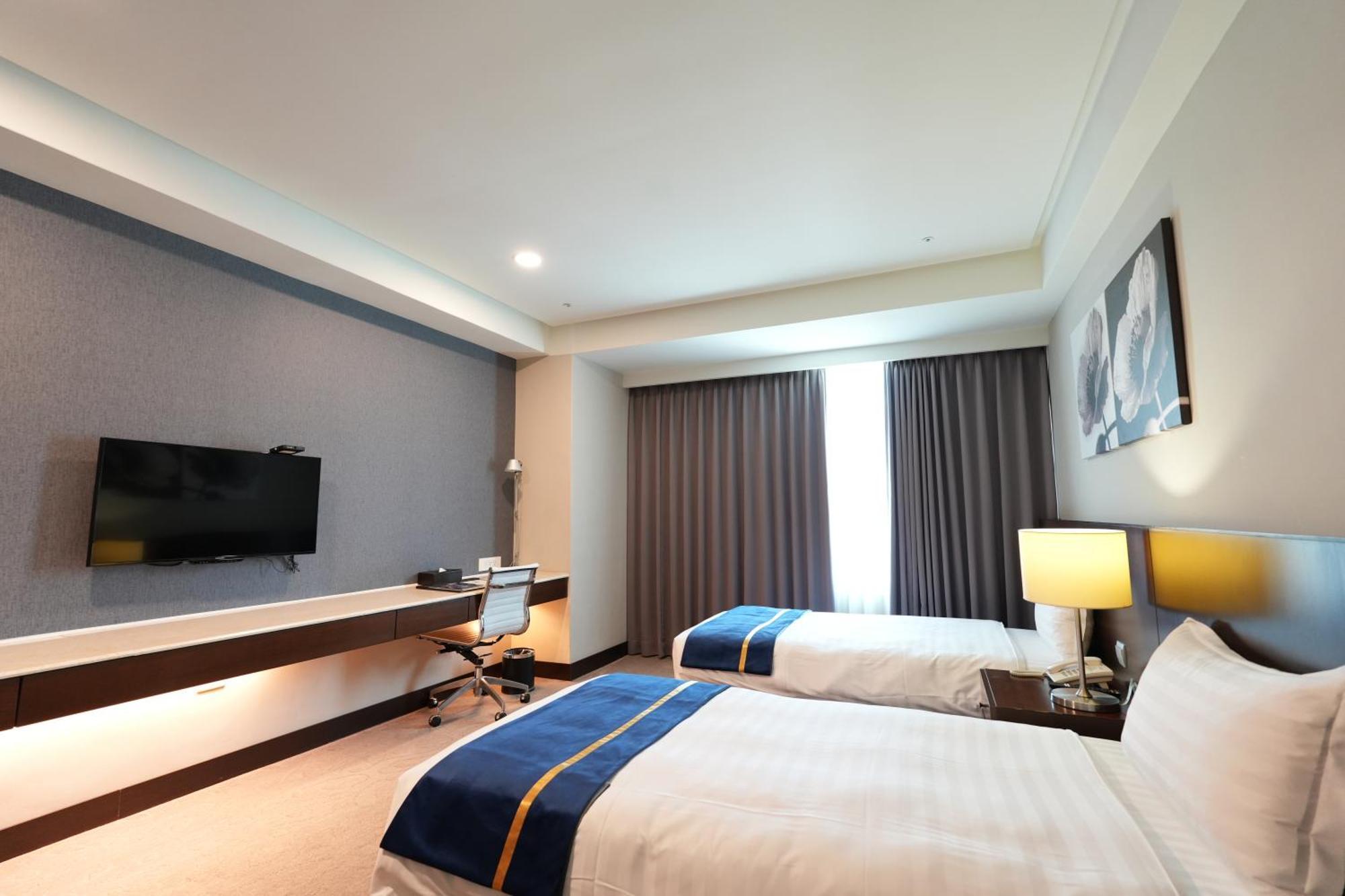 Hiyeshotel勤天商旅-花蓮館 Hualien City Exterior foto