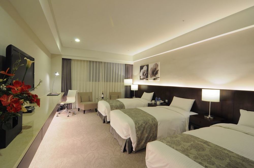 Hiyeshotel勤天商旅-花蓮館 Hualien City Exterior foto