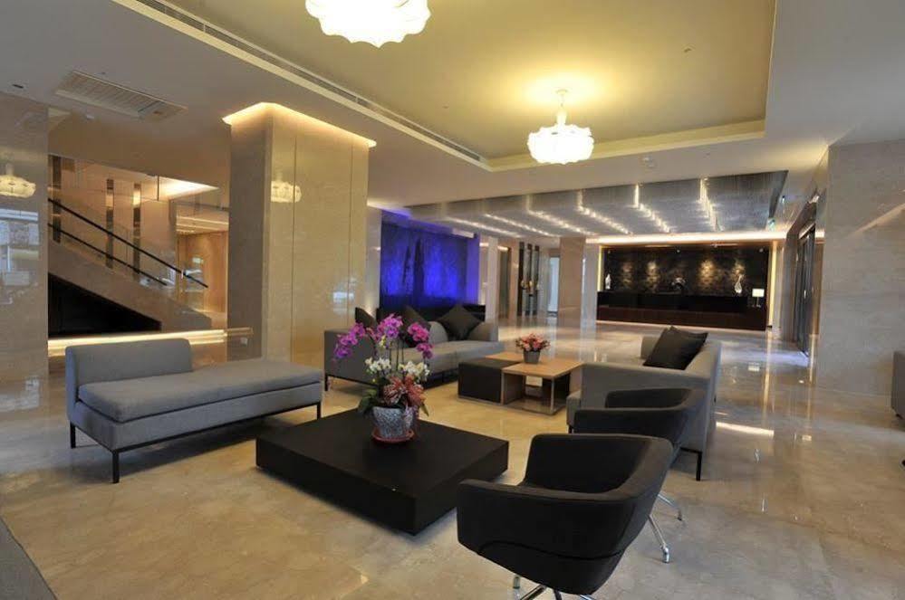 Hiyeshotel勤天商旅-花蓮館 Hualien City Exterior foto